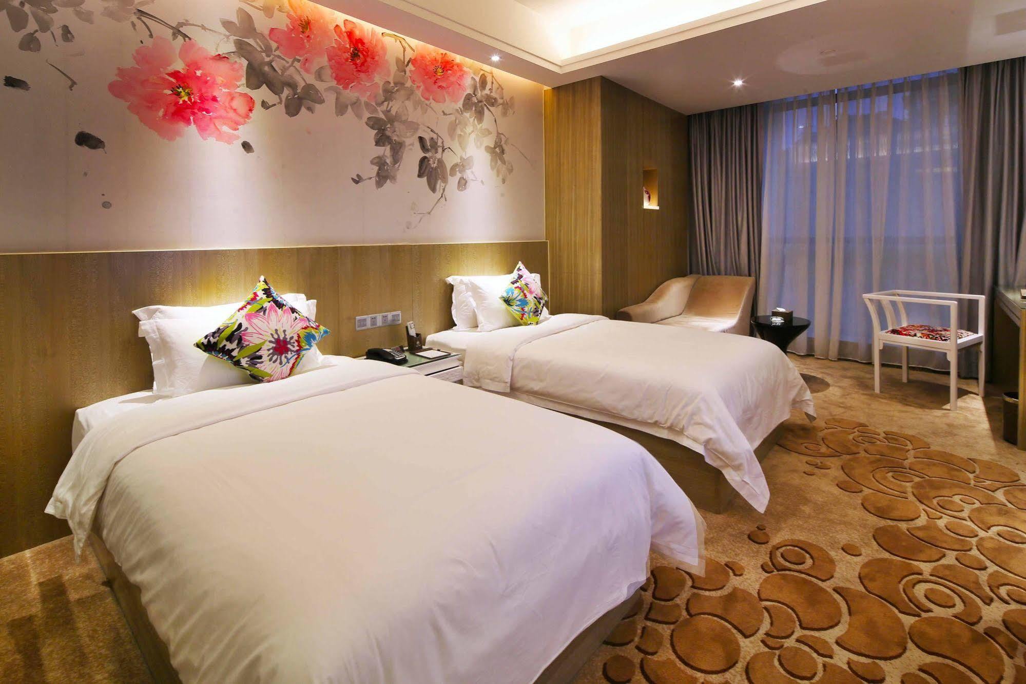 Paco Hotel Tаojin Metro Guangzhou - Free Shuttle Bus For Centen Fair エクステリア 写真